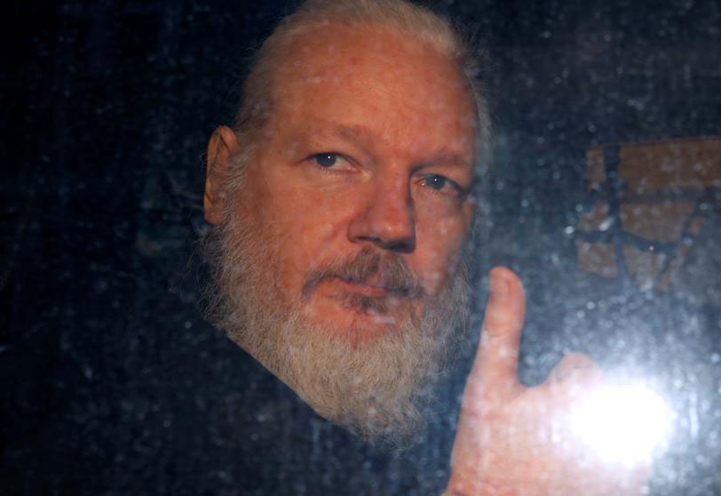 julian assange detenido.