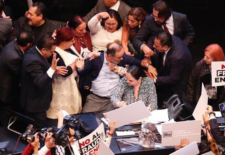 ¿En qué momento Gustavo Madero golpeó a las senadoras?
