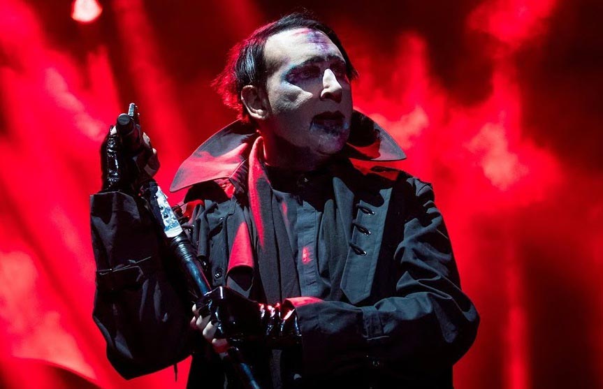 Marilyn Manson en concierto en su gira de 2019.