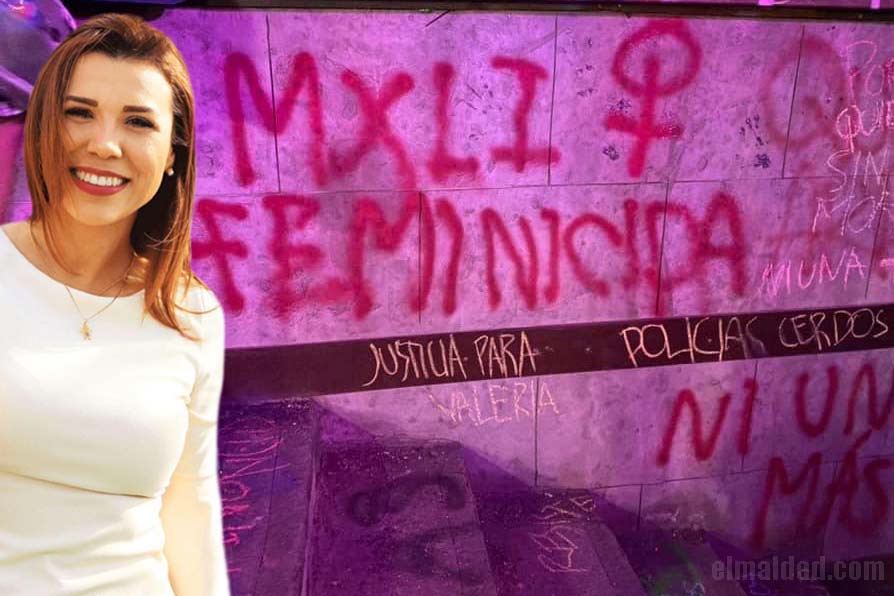 Marina del Pilar solapando el vandalismo.
