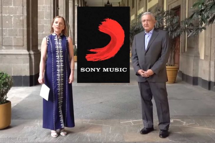 El vídeo de AMLO con su esposa fue bloqueado por Sony.