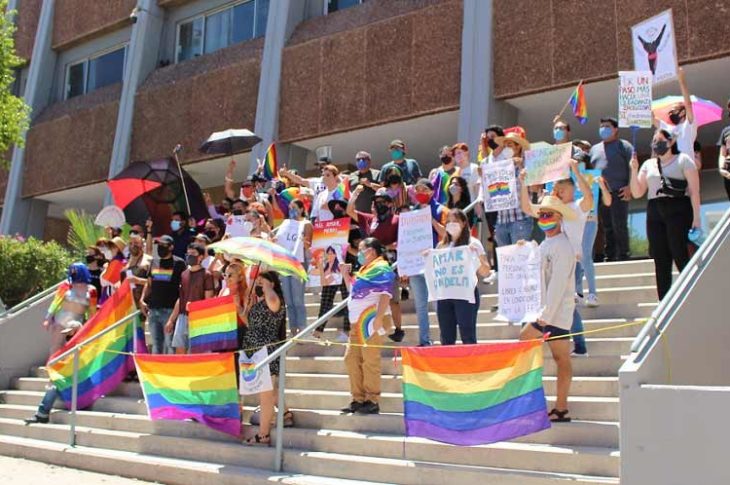 Comunidad LGBT+ en el congreso de Baja California.
