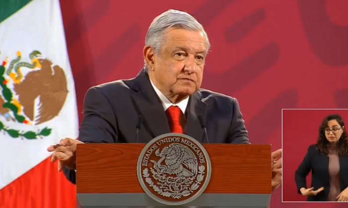 AMLO en su mañanera este lunes.