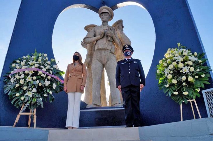 Marina del Pilar en la comandancia de policía.