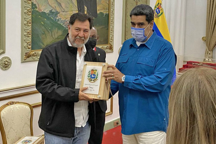 Ayer, Noroña se reunió con Maduro y no uso cubrebocas.