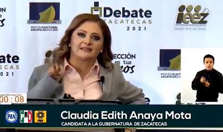 Claudia Edith Anaya en el debate.