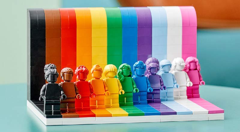 Lego lanza nuevo set: everyone is awesome.