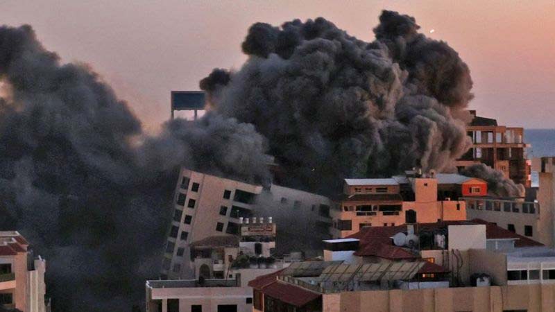 Palestina siendo bombardeada por Israel.