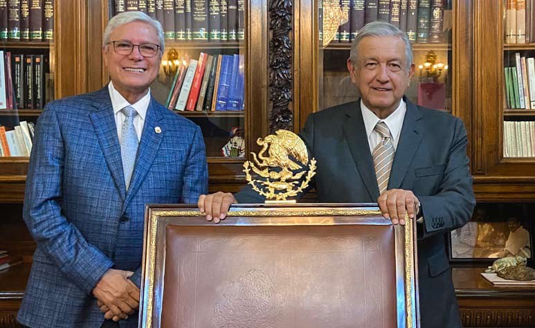 Bonilla visitó a AMLO hace unos meses en palacio nacional.