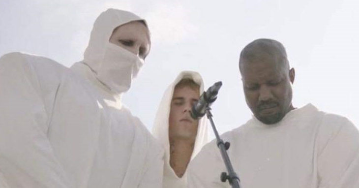 Manson, Bieber y West en plena oración