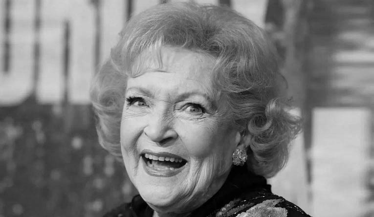 Betty White fallece a los 99 años.