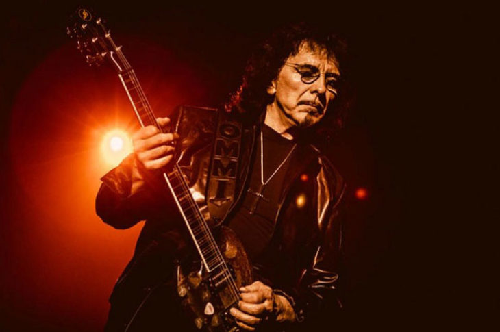 Tony Iommi en el escenario.