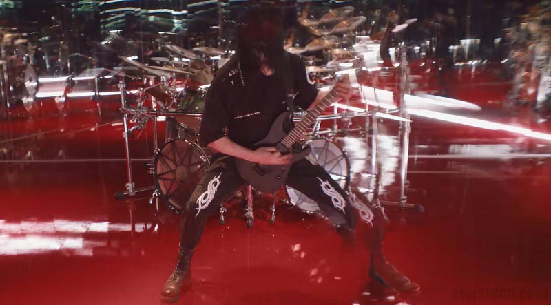 Captura de pantalla del video clip "the dying song" de Slipknot.
