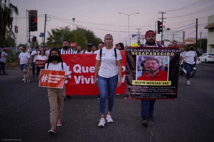 Padres de Kevin Moreno participaron en la marcha contra la inseguridad.