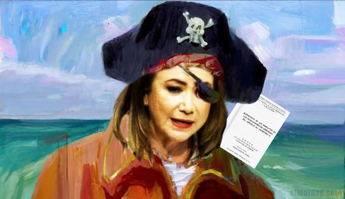 Yasmín Esquivel tiene tesis pirata.