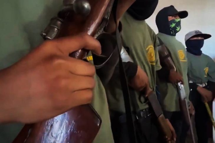 Niños armados por la policía comunitaria en Guerrero. Crédito: El Sur video.