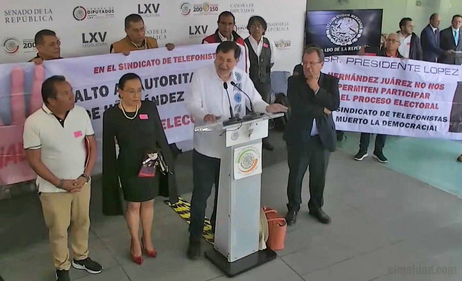 Noroña en conferencia de prensa en el senado.