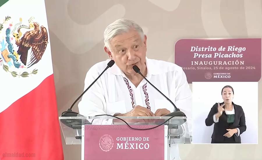 AMLO diciendo que dará reconocimiento a 10 de sus adversarios.