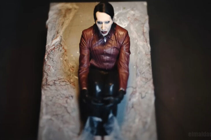 Captura de pantalla del nuevo video musical de Marilyn Manson.