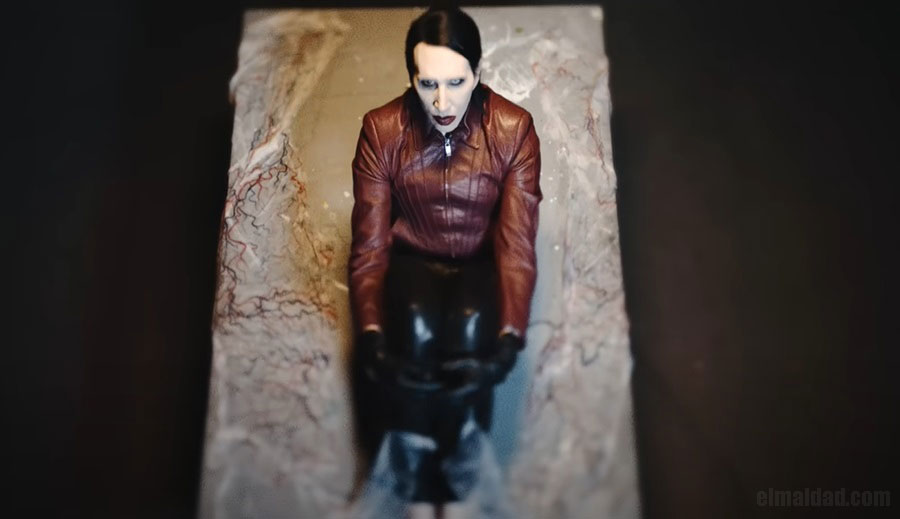 Captura de pantalla del nuevo video musical de Marilyn Manson.