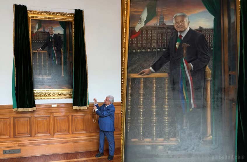 AMLO develando pintura en palacio nacional.