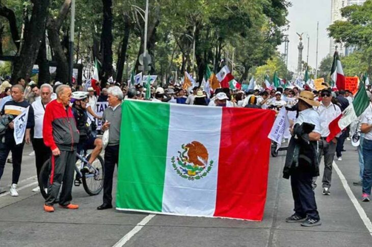 Manifestación en la CDMX contra la reforma al poder judicial.