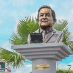 Busto de AMLO en la plaza cívica 4T.