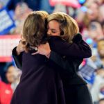 El abrazo entre Kamala Harris y Beyoncé.