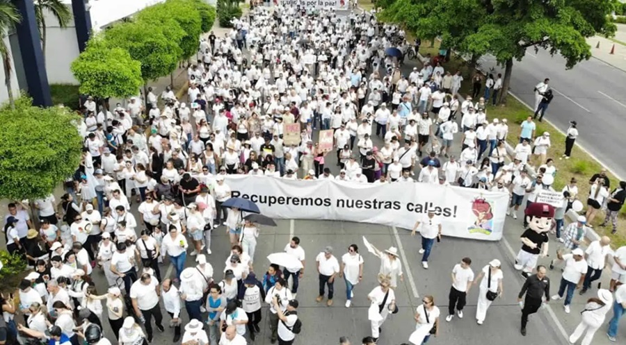 Marcha en Culiacán por la paz.