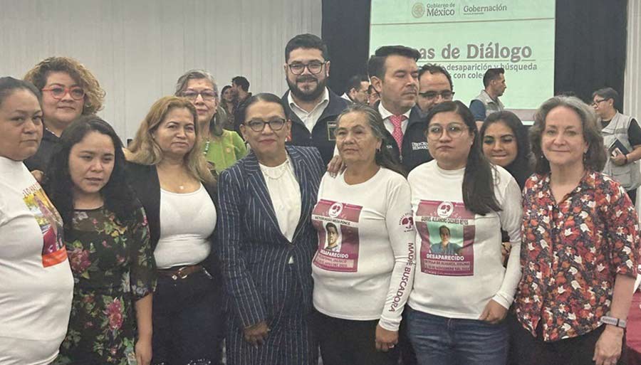 Madres buscadoras con Rosa Icela Rodríguez.