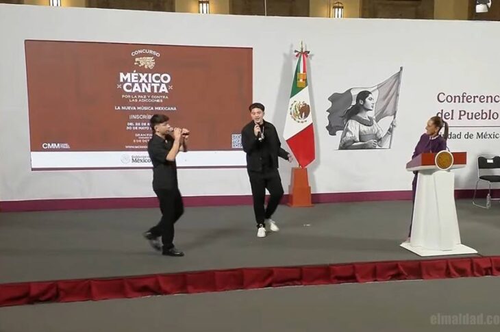Cantantes en la mañanera de Claudia Sheinbaum.