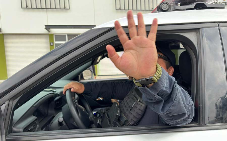 Policías anti-reporteros. Foto: Daniel Andrade Noticias.