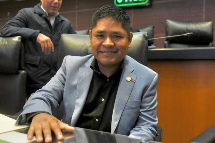Erasmo Catarino en el senado.
