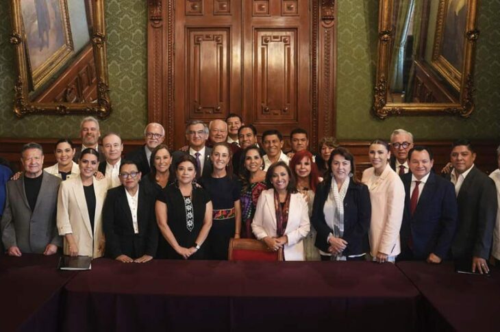 La presidente Sheinbaum junto a gobernadores el pasado 23 de mayo.