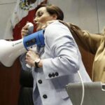 Lilly Téllez y la senadora Aguilar.