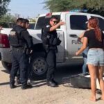 Captura de pantalla del metraje donde estatales detienen a 2 menores.
