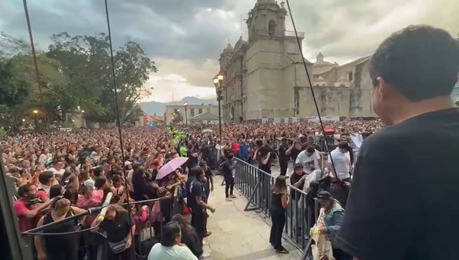 Concierto gratuito en Oaxaca y corren a los VIP.