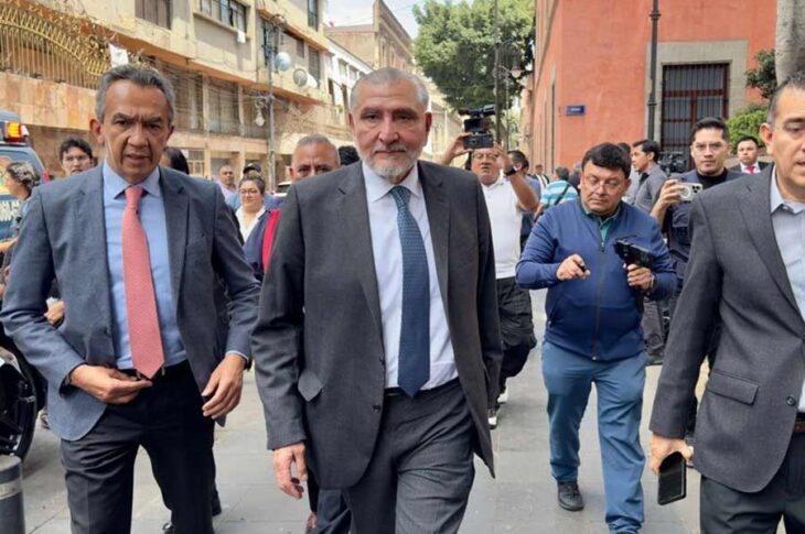 Adán Augusto caminando. Foto: Roberto García Ortiz.