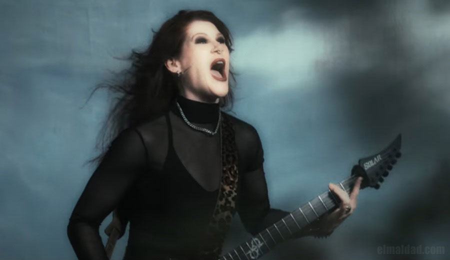 Morgan Lander, captura de pantalla del video clip "spit XXV" de Kittie.