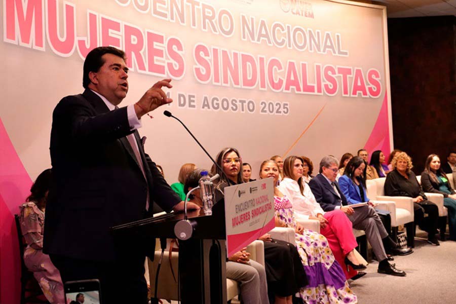Diputado Pedro Haces llamó "viajerío" a las asistentes del encuentro nacional de mujeres sindicalistas.