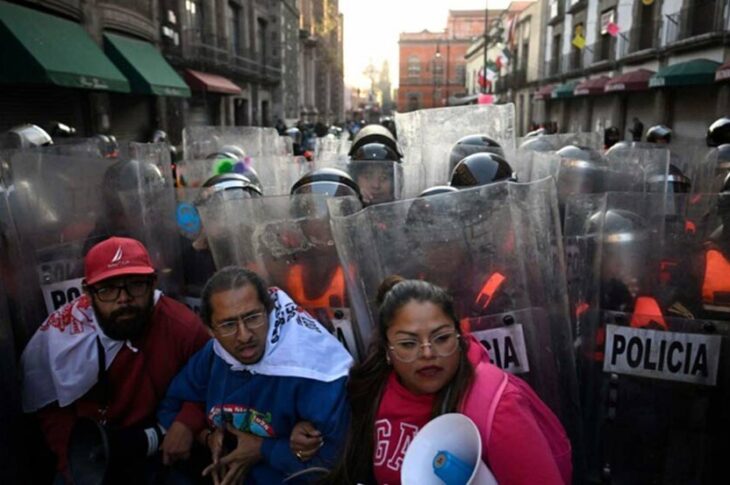 Maestros de la CNTE. Foto: EFE.