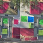 Cartulinas pegadas en Correos de México en Mexicali.