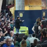 Increpan a Noroña en la universidad de Guanajuato.