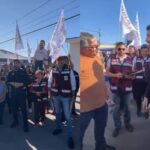 Armando Ayala recorriendo tianguis en Rosarito.