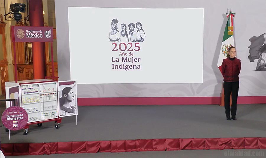 El estante de farmacias del bienestar y Claudia Sheinbaum.