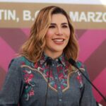 Marina del Pilar en conferencia matutina en San Quintín.