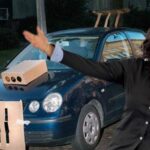 Norma Bustamante y un carro tuneado.