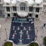 Mega lona en Bellas Artes.