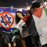 Jóvenes manifestantes pro Palestina y en contra del estado de Israel.