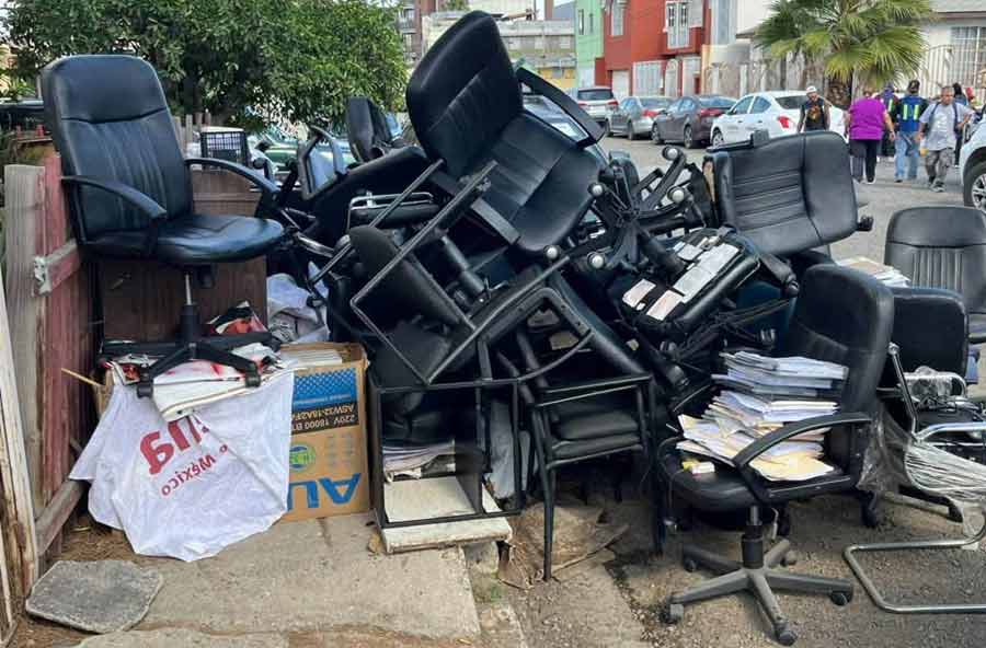 Desalojo de Morena. Foto: Al Momento BC.